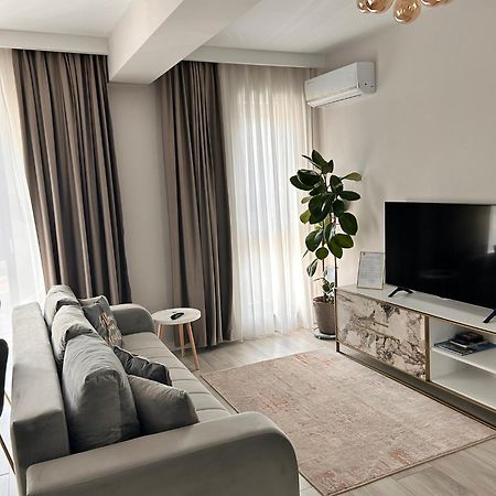 Elegance Apartment บูคาเรสต์ ภายนอก รูปภาพ