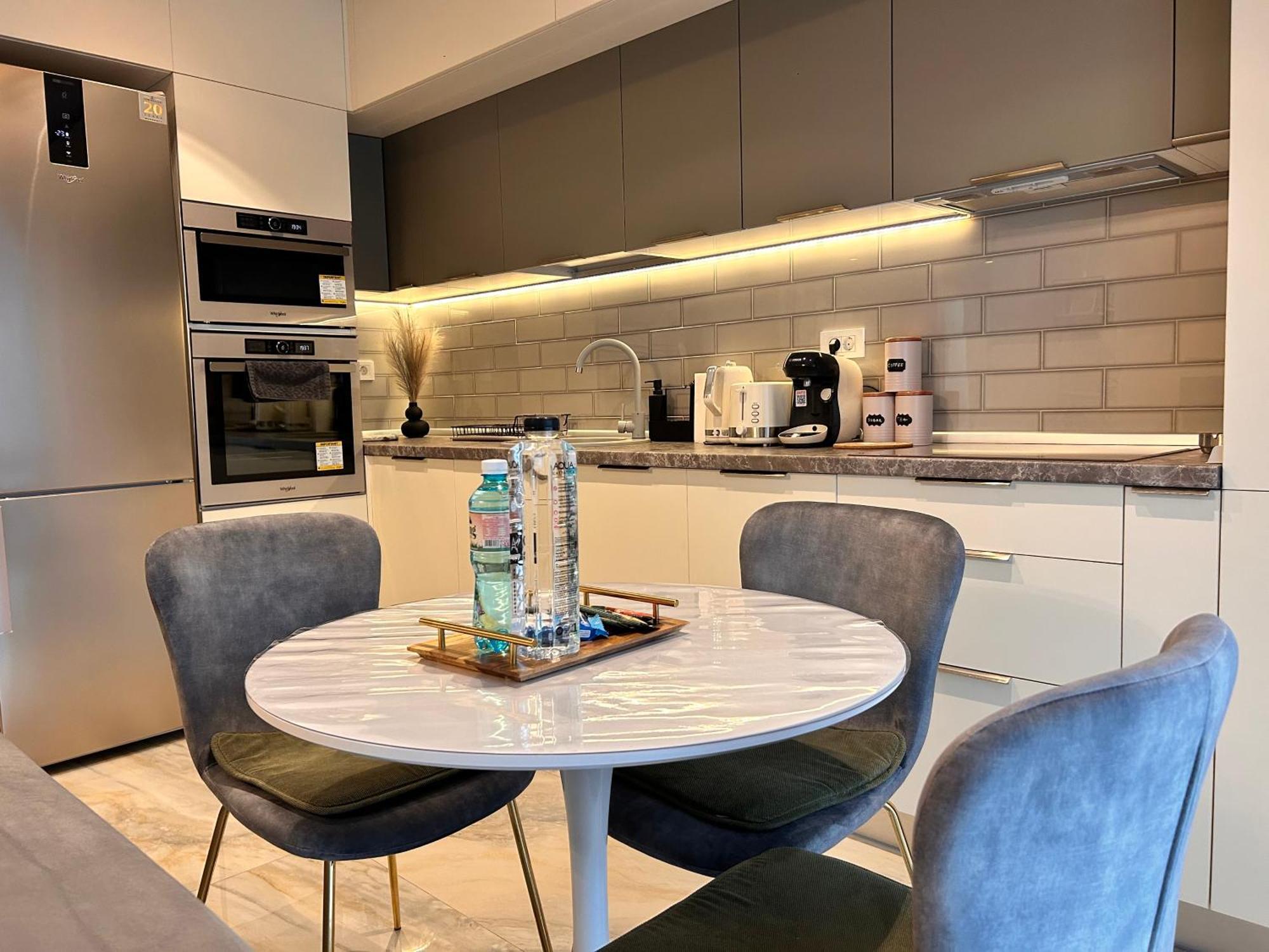 Elegance Apartment บูคาเรสต์ ภายนอก รูปภาพ