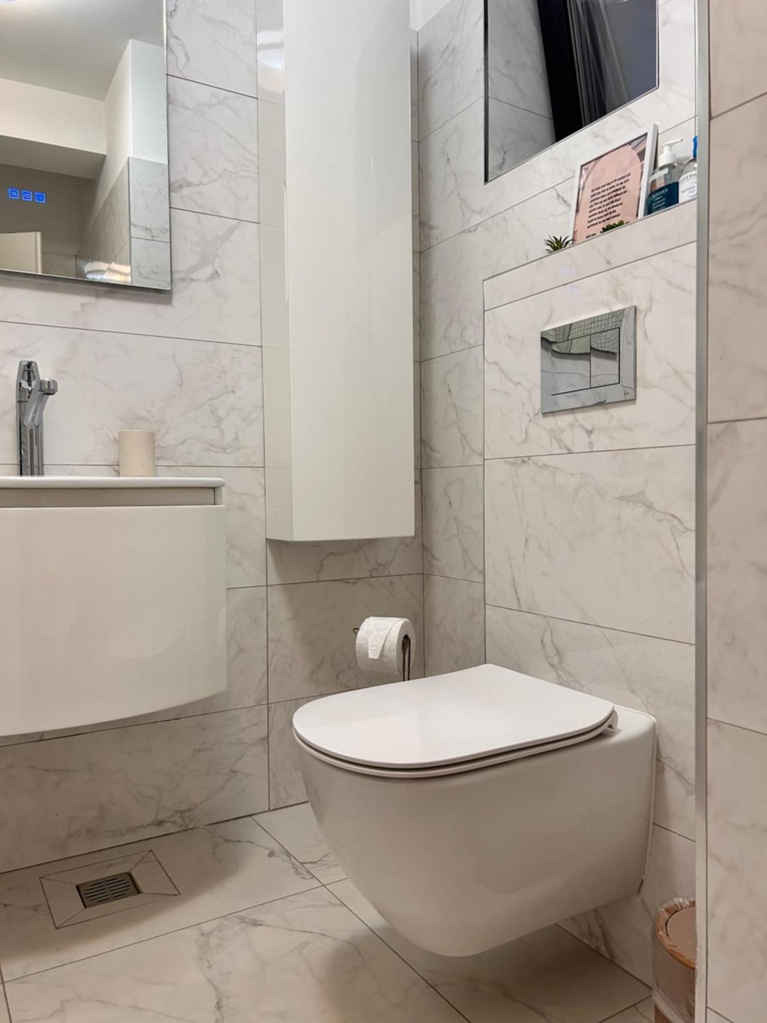 Elegance Apartment บูคาเรสต์ ภายนอก รูปภาพ